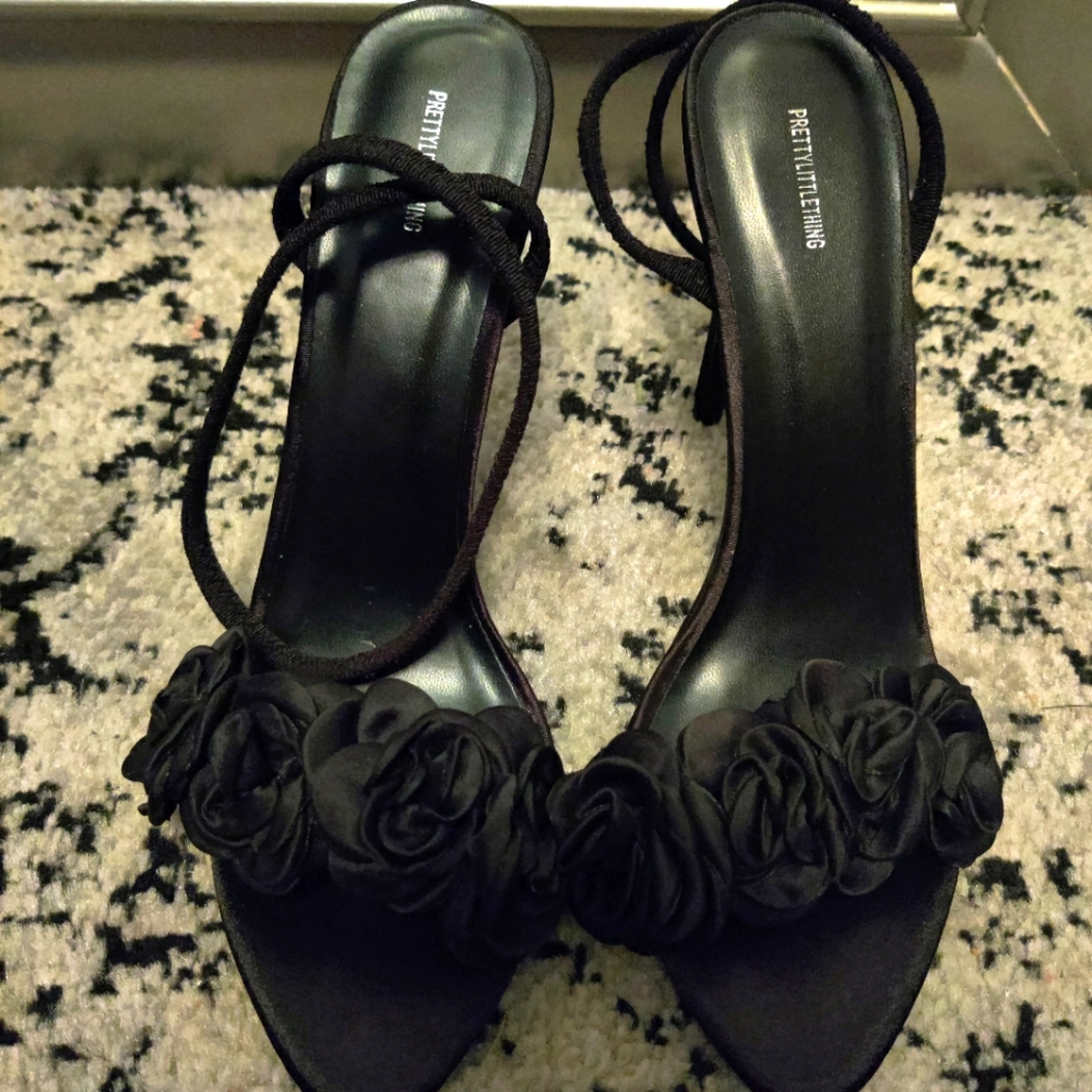 Pretty Little Thing flower heeled sandals never worn